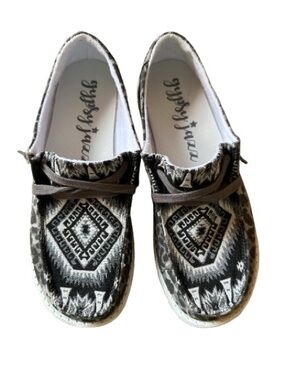 Gypsy Jazz Black White Patterned Slip-On Women’s Shoes - Size 9.5